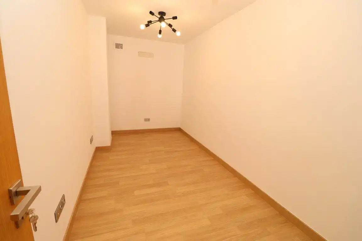 Office for rent in Alhaurín El Grande  with Air Conditioner and Furnished