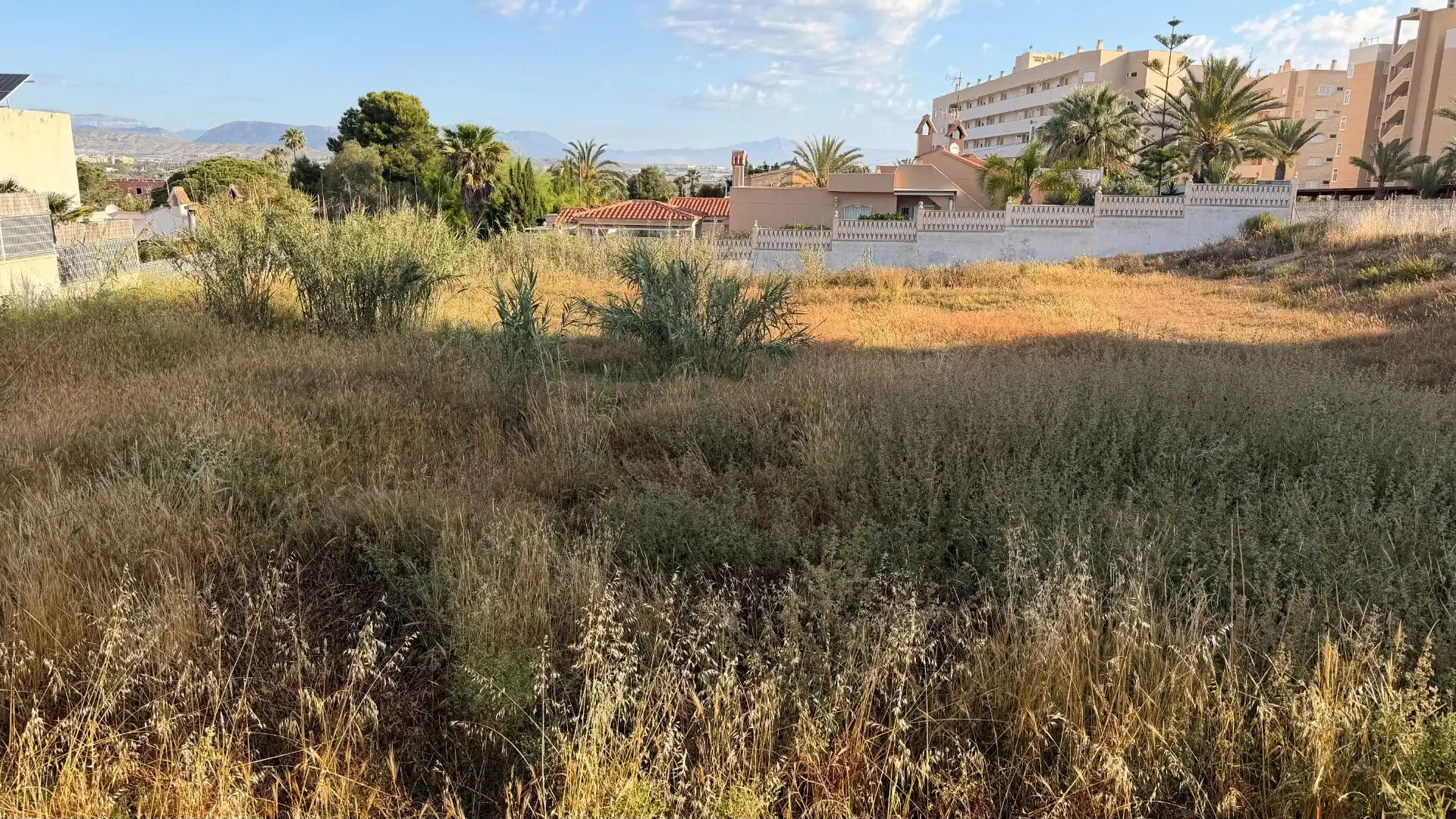 Terreno residencial en venta en Los Arenales del Sol, imagen 15