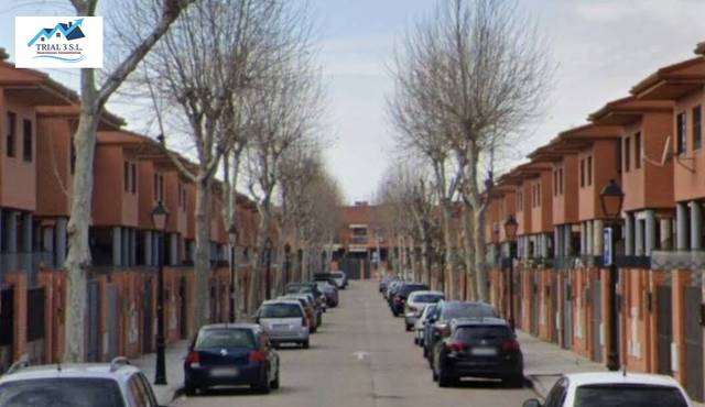 Casa adosada en Venta en  FILOMENA CONTRERAS FDEZ en Los Robles