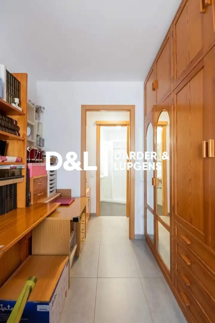 Piso en venta en Vilanova i la Geltrú con Calefacción, Trastero y Balcón