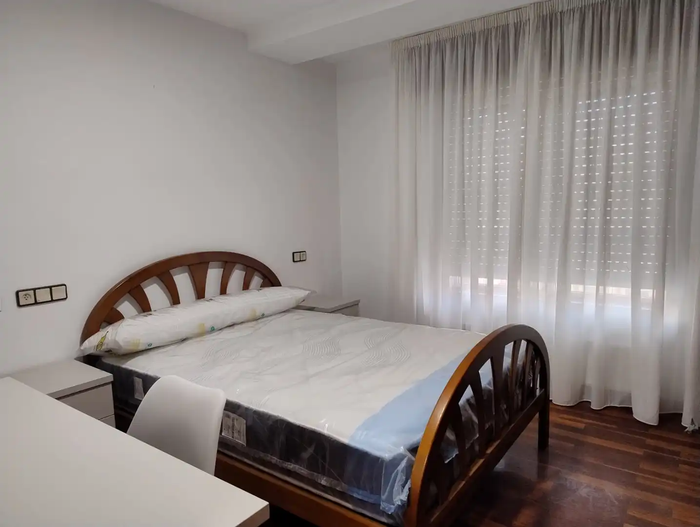 Bedroom of Flat for rent in Santiago de Compostela   with Heating, Furnished and Oven