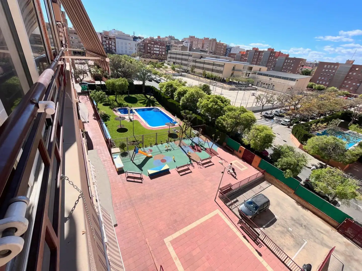 Vista exterior de Piso en venta en Alicante / Alacant con Jardín privado, Terraza y Piscina comunitaria