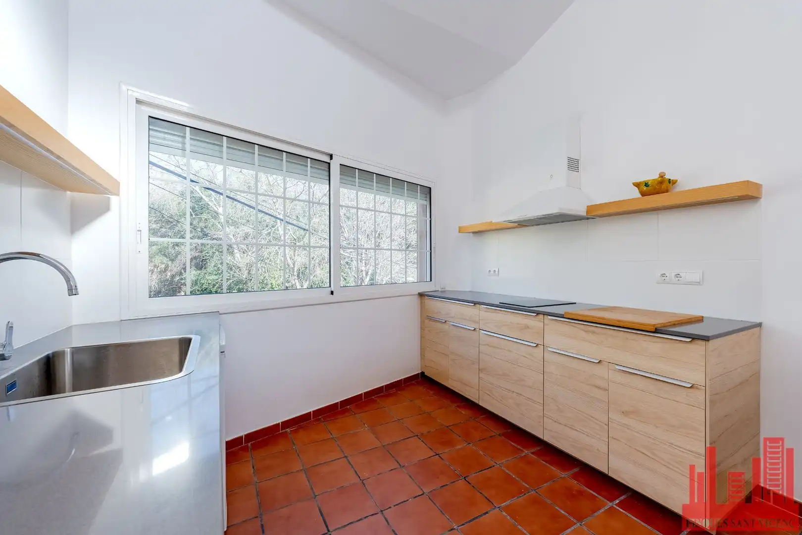 Cocina de Casa o chalet en venta en Sant Vicenç Dels Horts con Aire acondicionado, Calefacción y Jardín privado