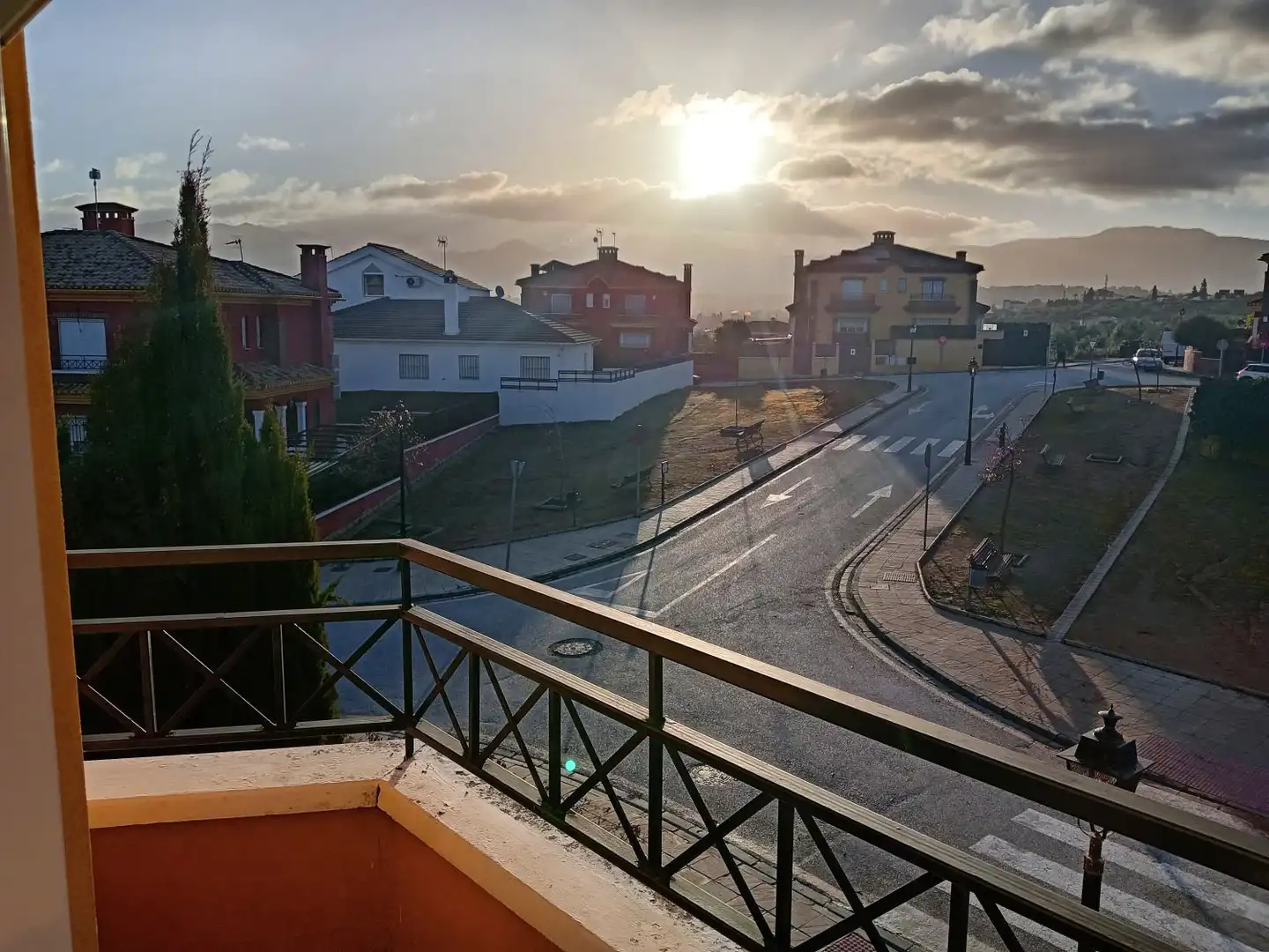 Vista exterior de Casa o xalet en venda en Alhendín amb Aire condicionat, Calefacció i Jardí privat