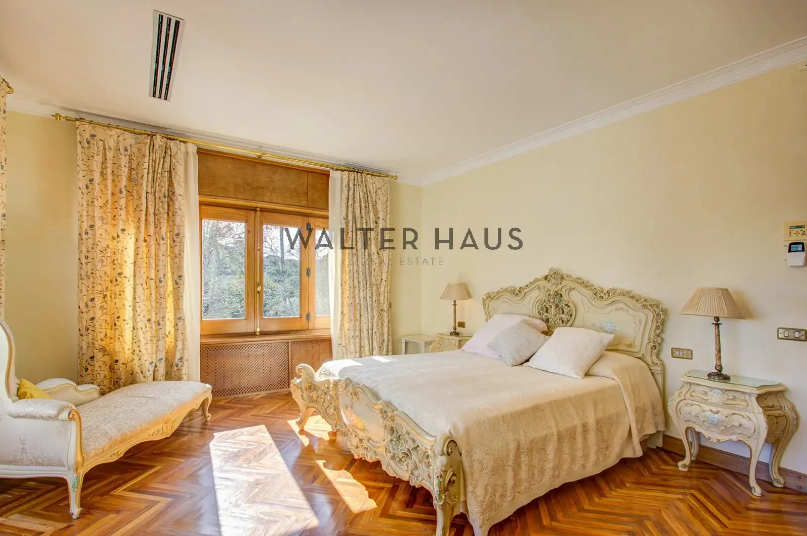 Schlafzimmer von Haus oder Chalet zum Verkauf in Sitges mit Klimaanlage, Heizung und Privatgarten
