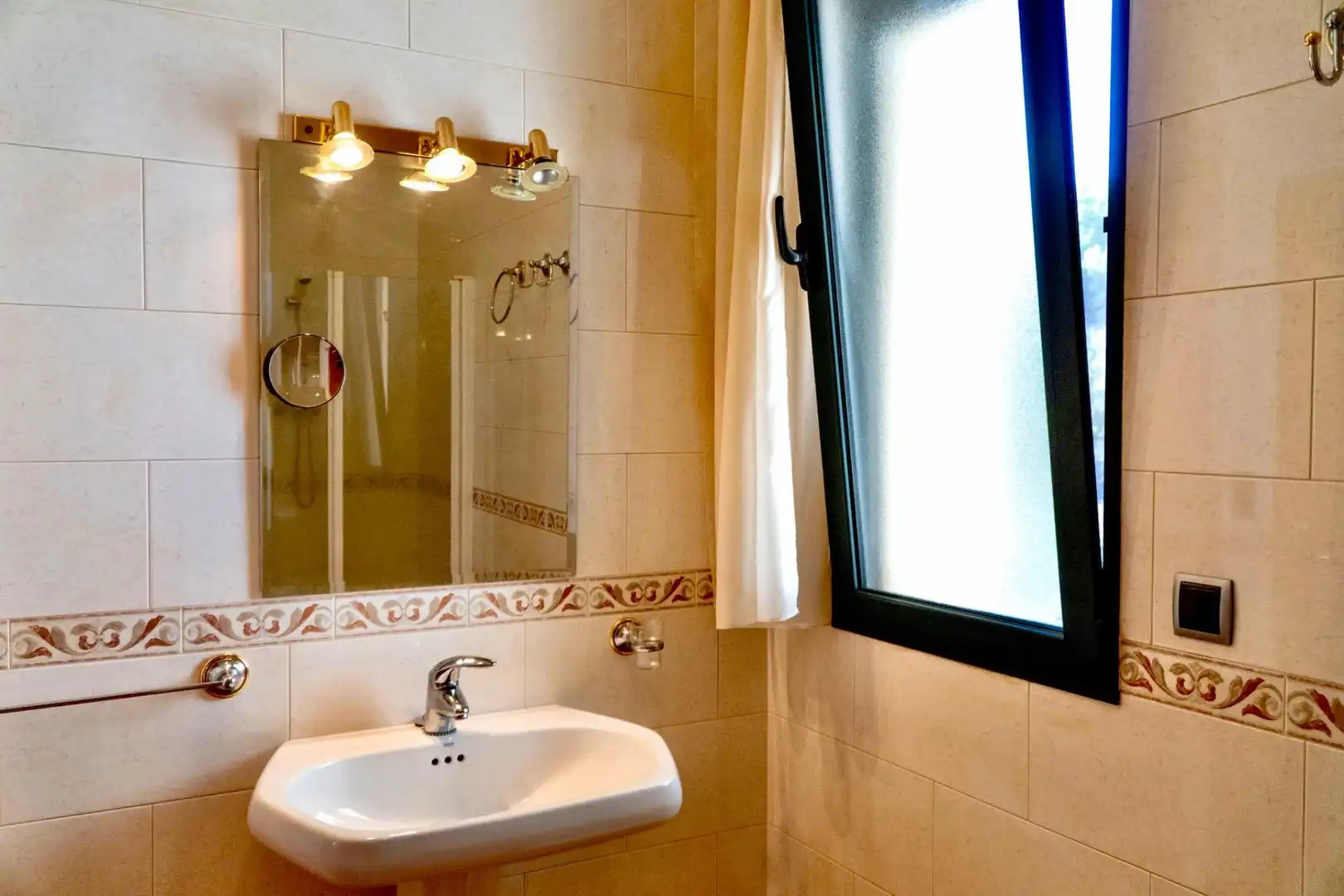 Bathroom of Houses for sale in Cocentaina  with Heating, Private garden and Parquet flooring