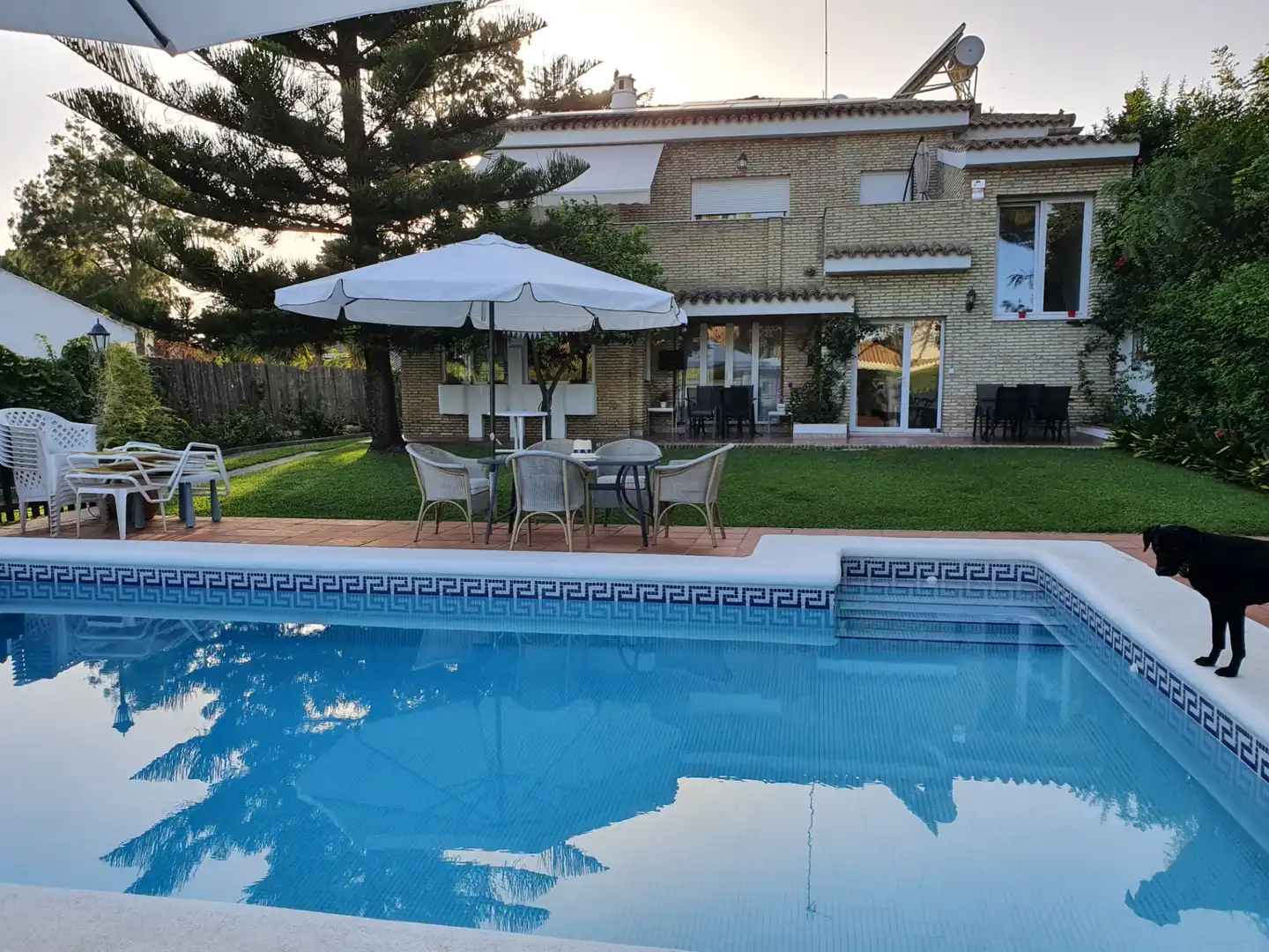 Swimming pool of Detached homes for sale in El Puerto de Santa María  with Air Conditioner, Private garden and Storage room