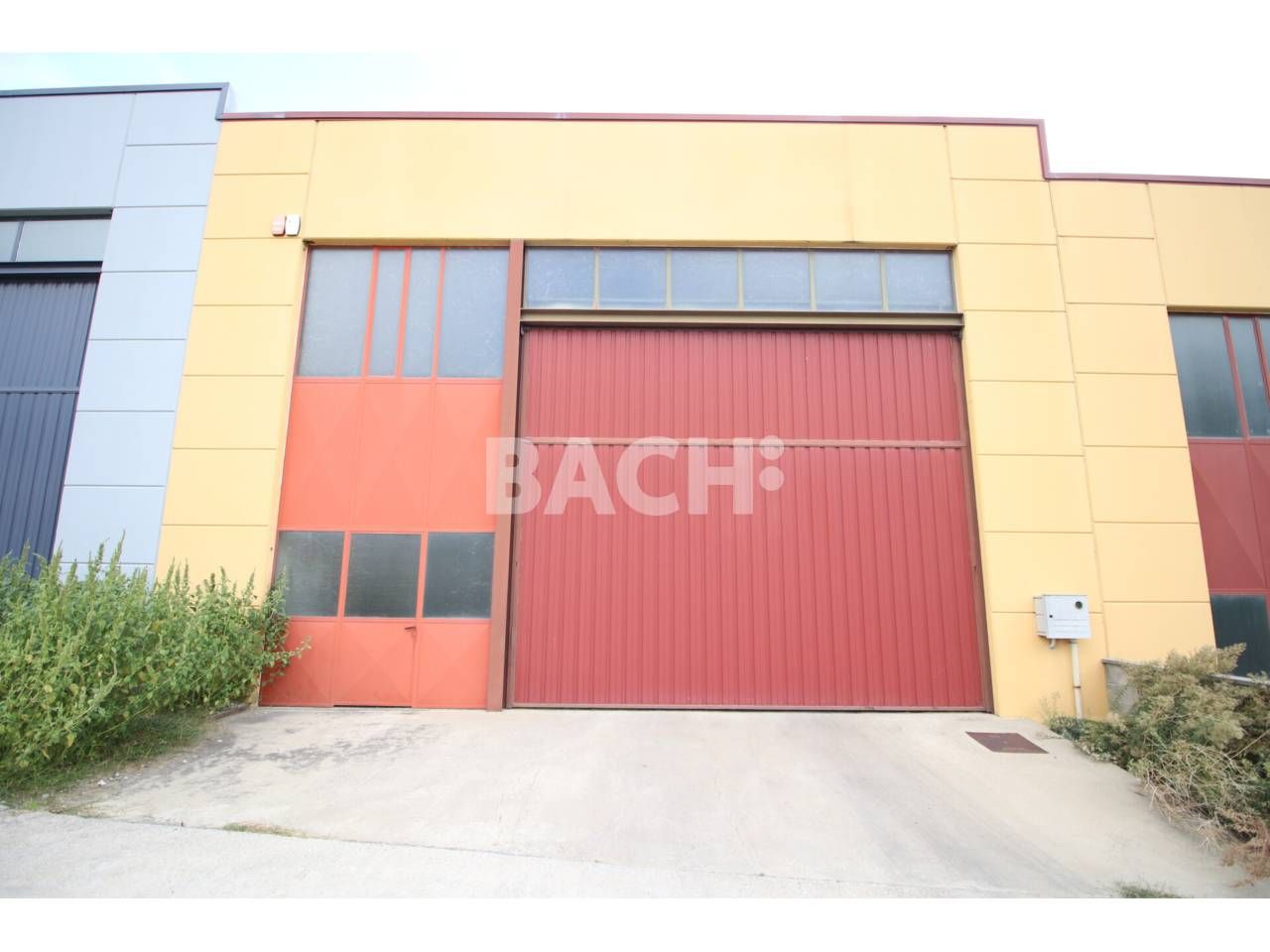 Exterior view of Industrial buildings to rent in Sant Hipòlit de Voltregà