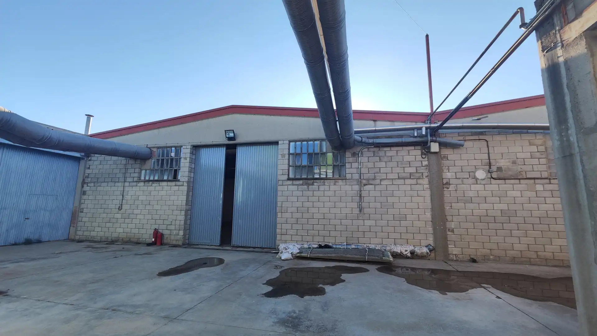 Exterior view of Industrial buildings for rent in María de Huerva