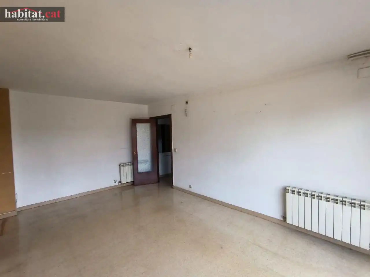 Living room of Flat for sale in Vilanova i la Geltrú  with Air Conditioner, Private garden and Balcony