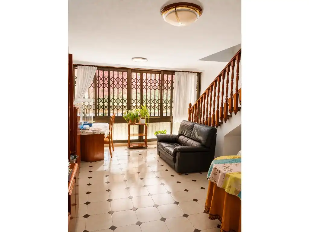 Vista exterior de Casa o chalet en venta en Benidorm con Aire acondicionado, Piscina y Amueblado