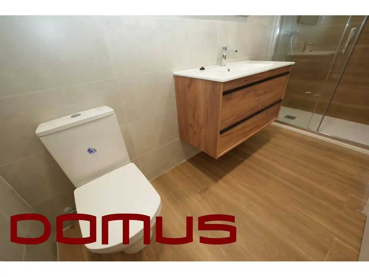 Baño de Casa o chalet de alquiler en Sant Boi de Llobregat con Aire acondicionado, Calefacción y Jardín privado