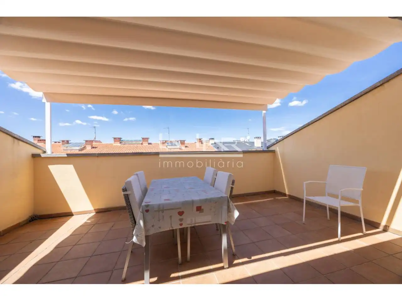 Terrasse von Dachboden zum Verkauf in Vic mit Klimaanlage, Heizung und Parkett