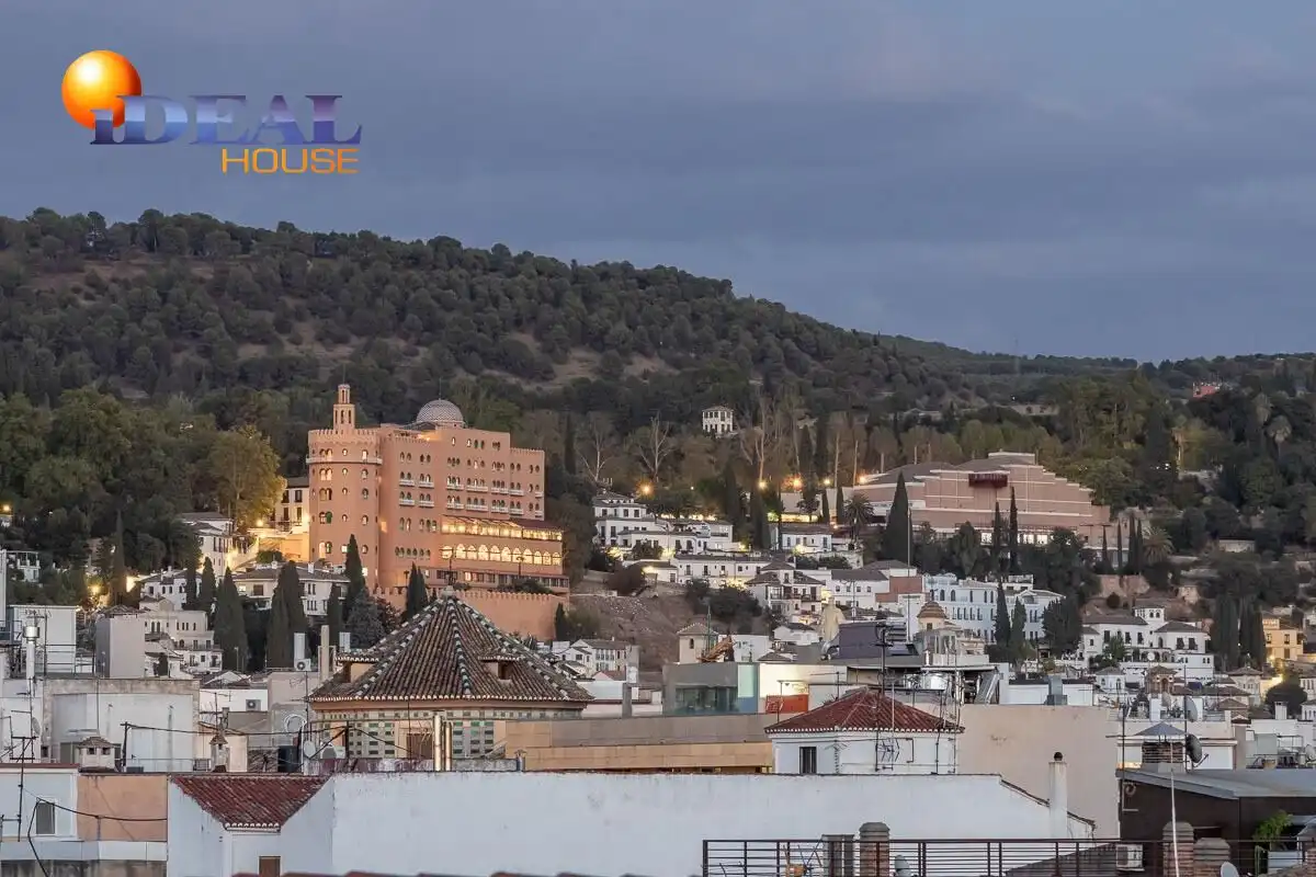 Dúplex amb terrassa en venda a Ronda, imagen 2
