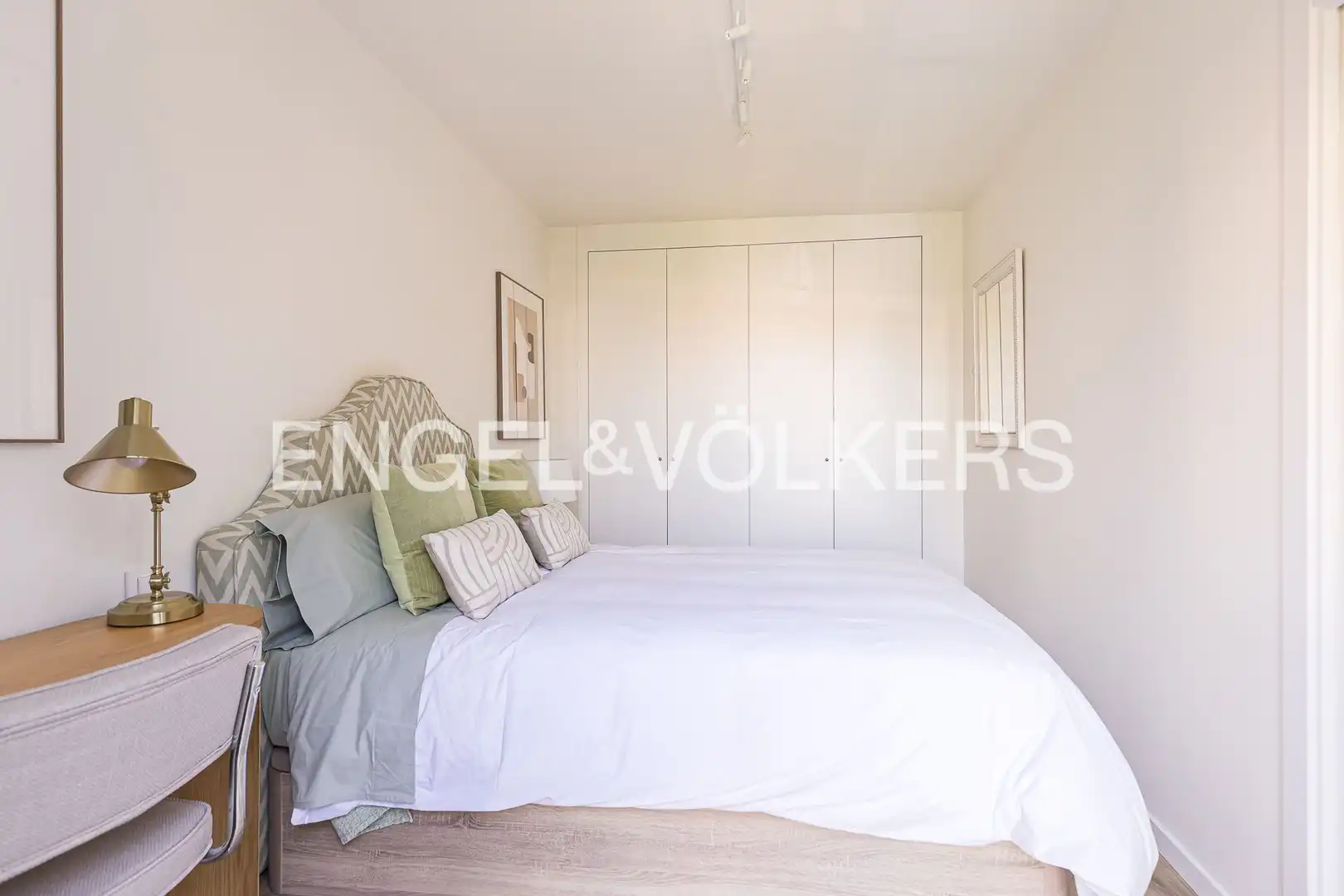 Bedroom of Flat for rent in Madrid  with Air Conditioner, Heating and Private garden