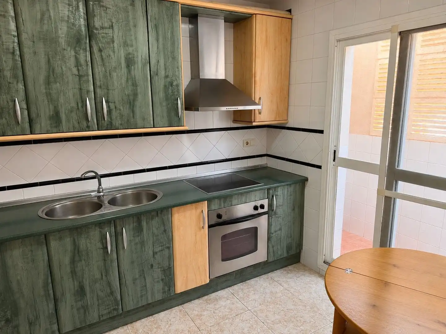 Cocina de Casa o chalet en venta en Roquetas de Mar con Aire acondicionado, Terraza y Trastero