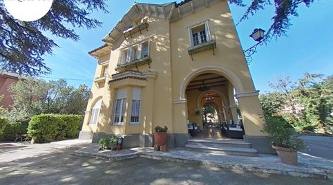 Exclusiva casa modernista en venta en la mejor zona de Cardedeu – historia y elegancia