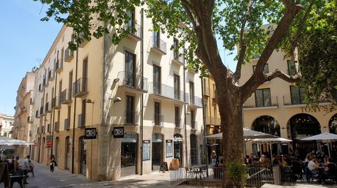 Edificio en centro de Figueres cerca Museo Dalí