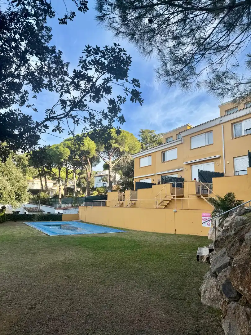 Vista exterior de Casa o chalet en venta en Castell d'Aro, Platja d'Aro i s'Agaró con Aire acondicionado, Calefacción y Jardín privado