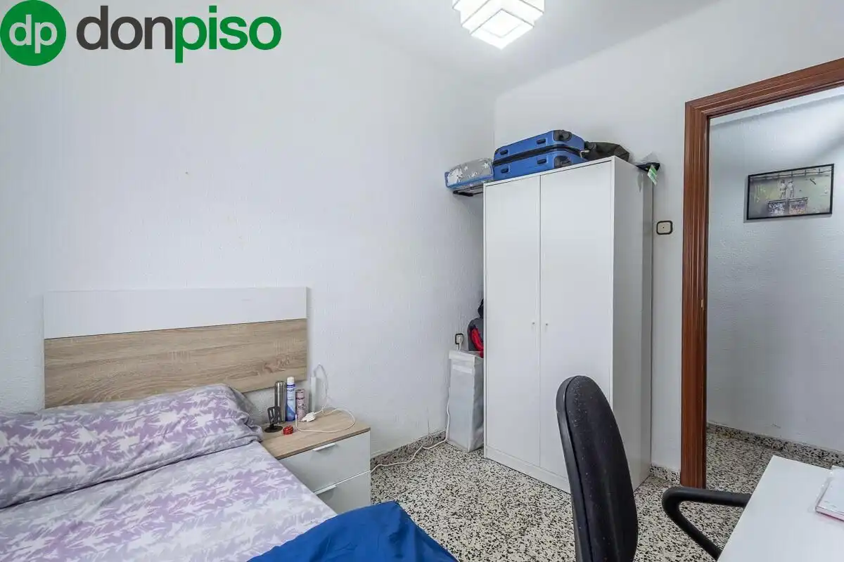 Habitación de Piso en venta en Granada