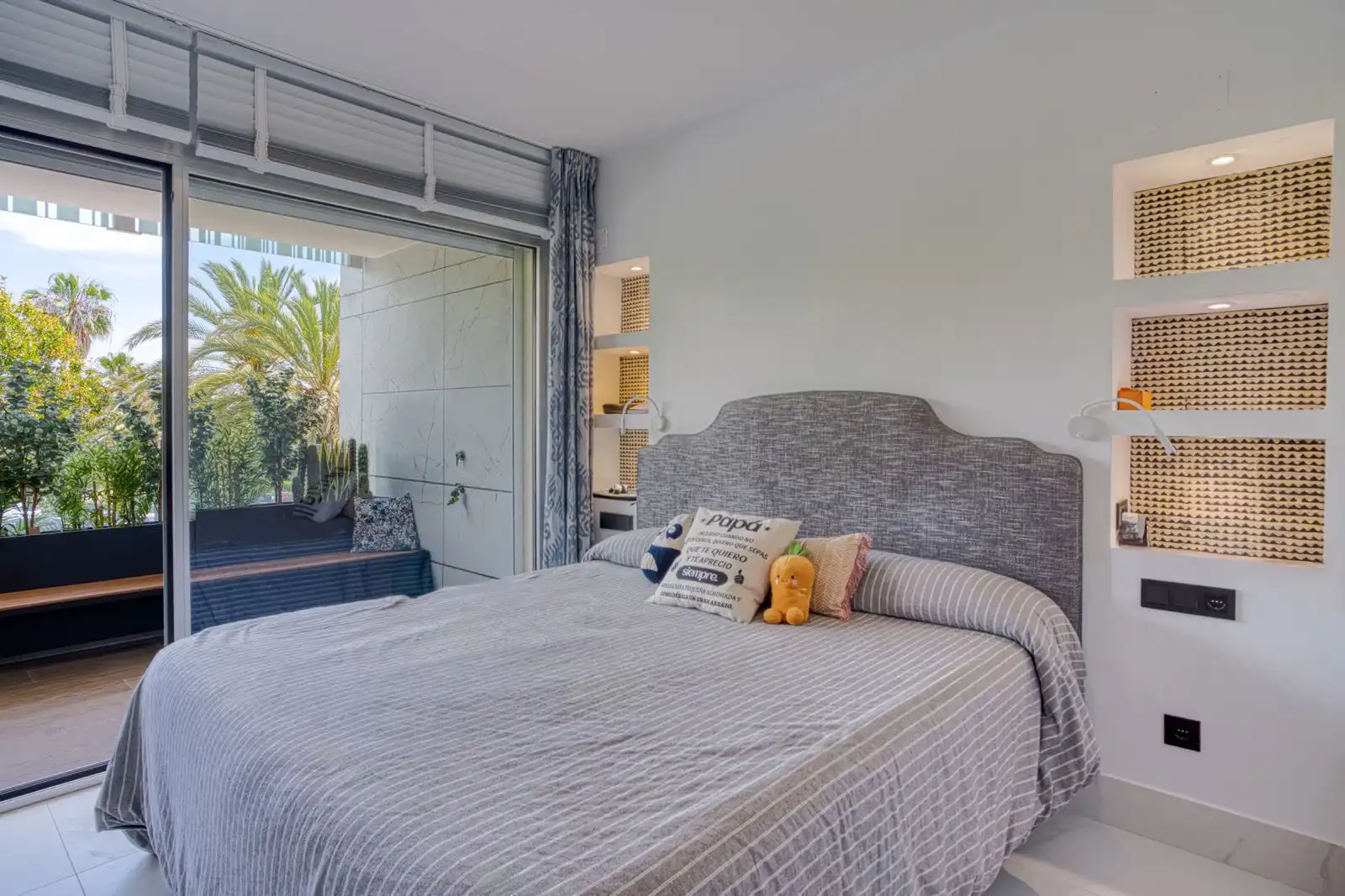 Habitación de Apartamento en venta en Marbella con Terraza, Trastero y Amueblado