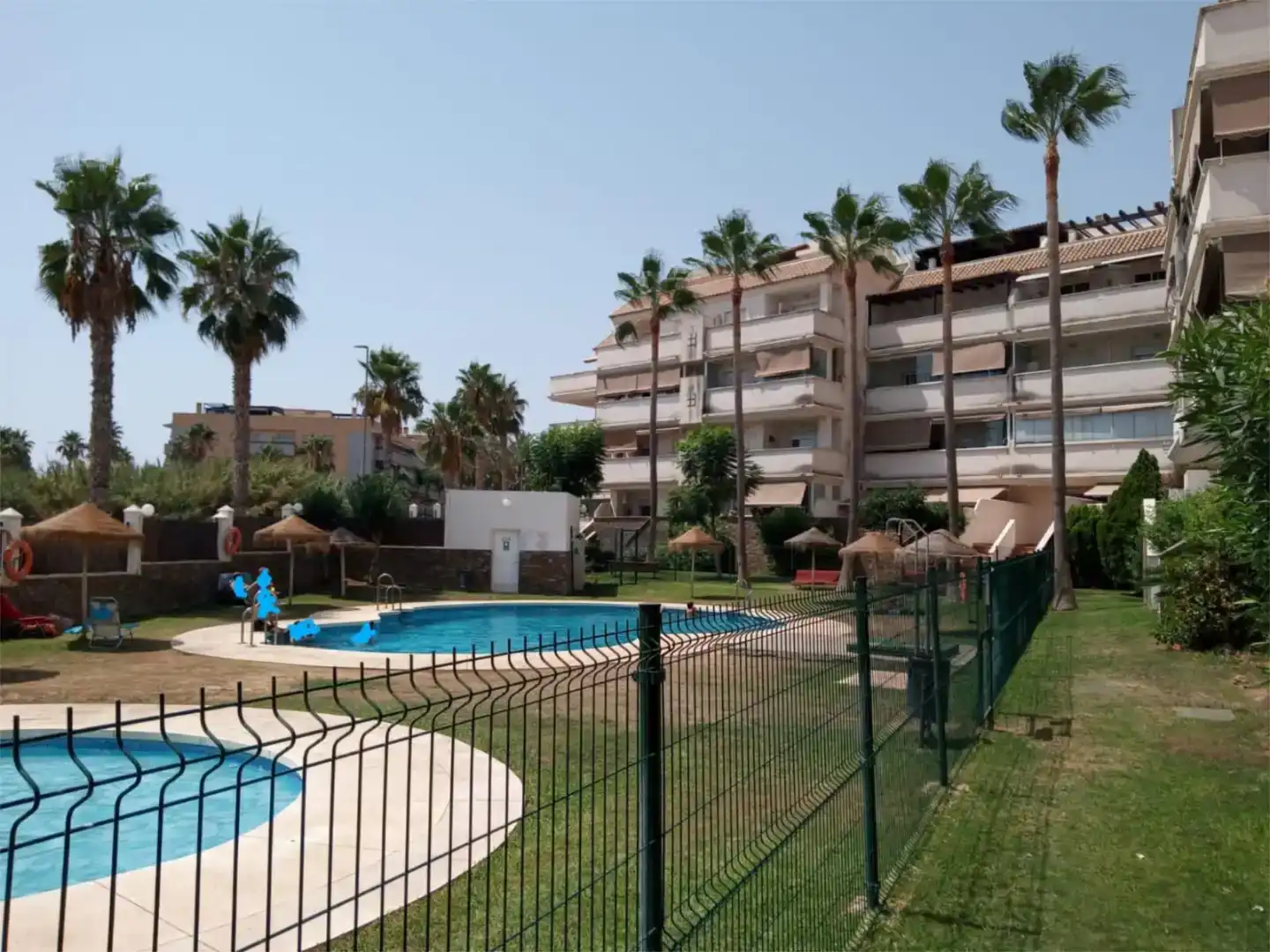 Außenansicht von Wohnung zum Verkauf in Torremolinos mit Klimaanlage, Terrasse und Schwimmbad