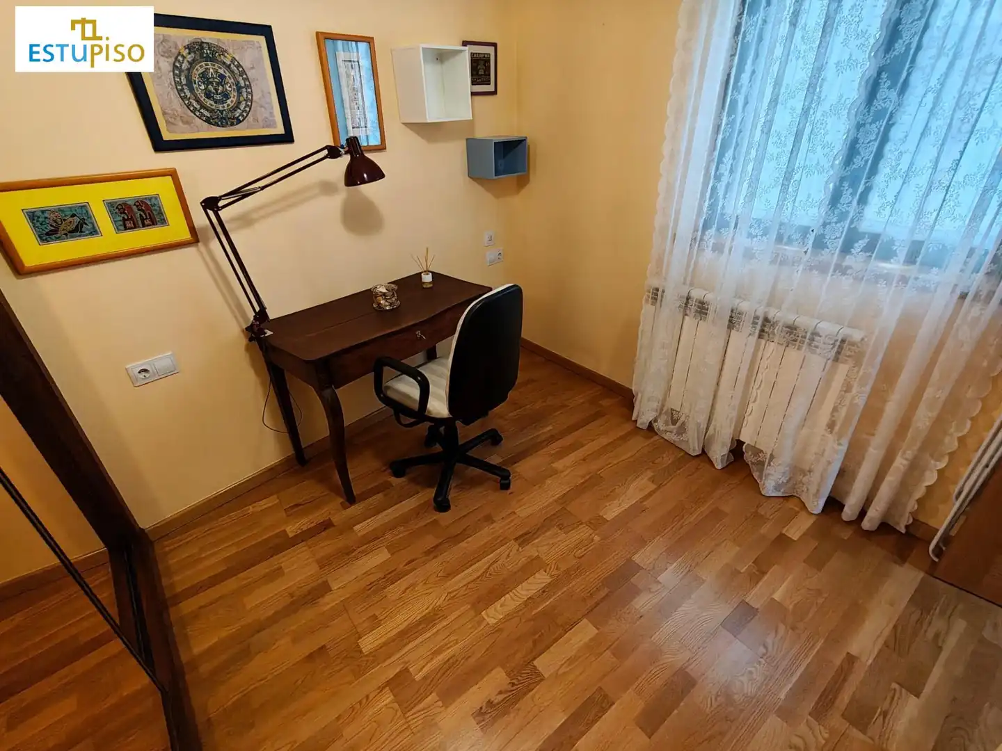 Habitación de Piso de alquiler en León Capital  con Calefacción y Amueblado