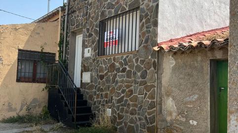 Foto 2 de Casa adosada en venda a Calle Real, Tolbaños, Ávila