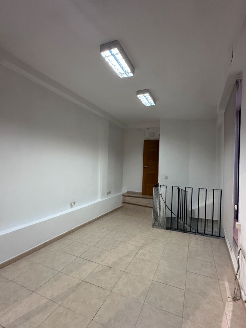 Premises for rent in Velilla de San Antonio  with Air Conditioner and Heating