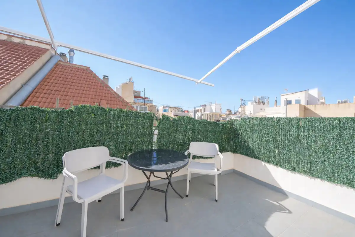 Attique avec terrasse à vendre à C/ de la Santissima Trinitat