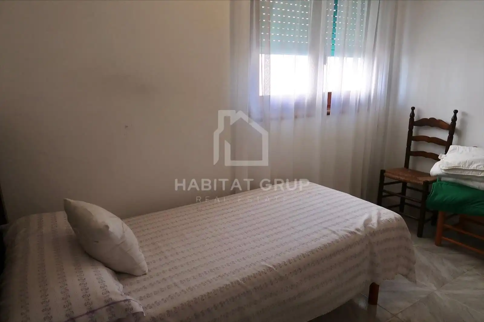 Schlafzimmer von Wohnung zum Verkauf in Es Castell mit Heizung und Privatgarten