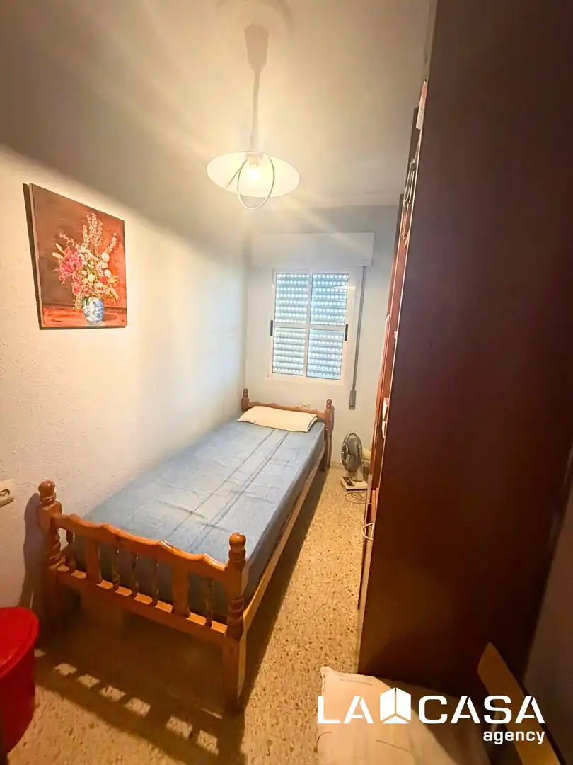 Habitación de Piso en venta en Dos Hermanas con Balcón