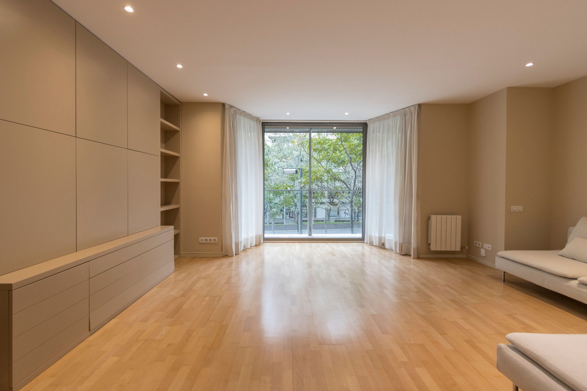 Sala de estar de Piso en venta en  Barcelona Capital con Aire acondicionado, Calefacción y Parquet