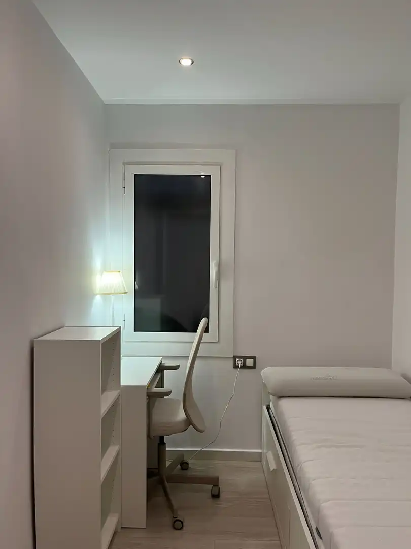 Bedroom of Flat for sale in Barcelona  with Air Conditioner, Heating and Furnished