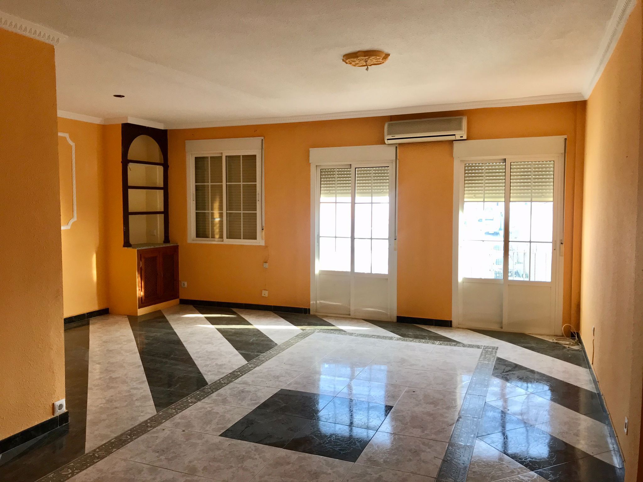 Wohnzimmer von Wohnung zum verkauf in Berlanga
