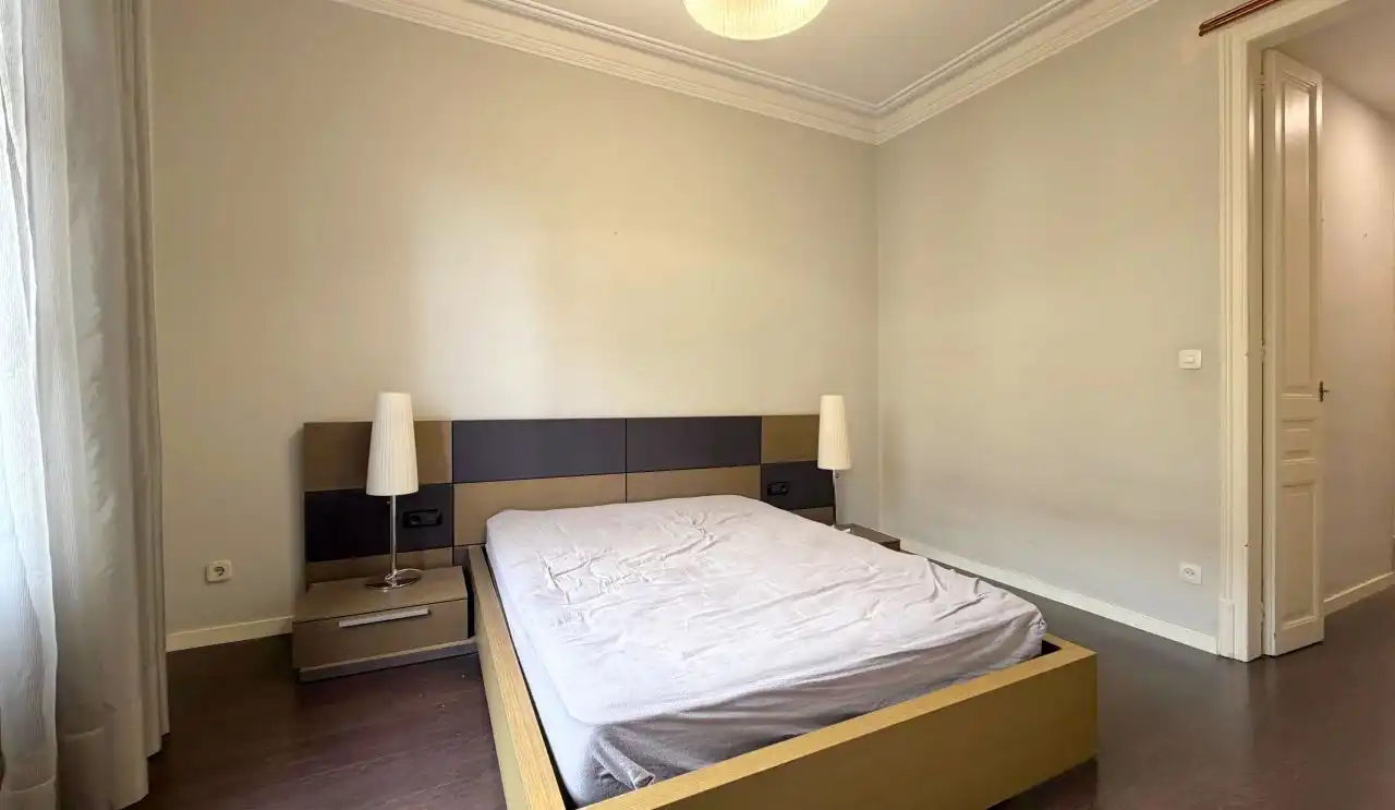 Schlafzimmer von Wohnung zum Verkauf in Barcelona mit Balkon