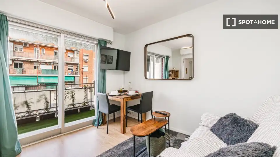 Terraza de Piso de alquiler en Madrid con Aire acondicionado, Calefacción y Amueblado