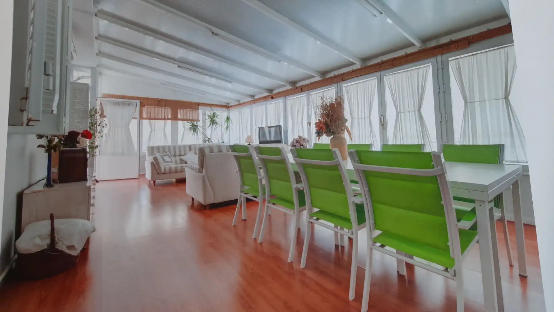 Comedor de Casa adosada en venta en Lucena con Aire acondicionado, Calefacción y Jardín privado
