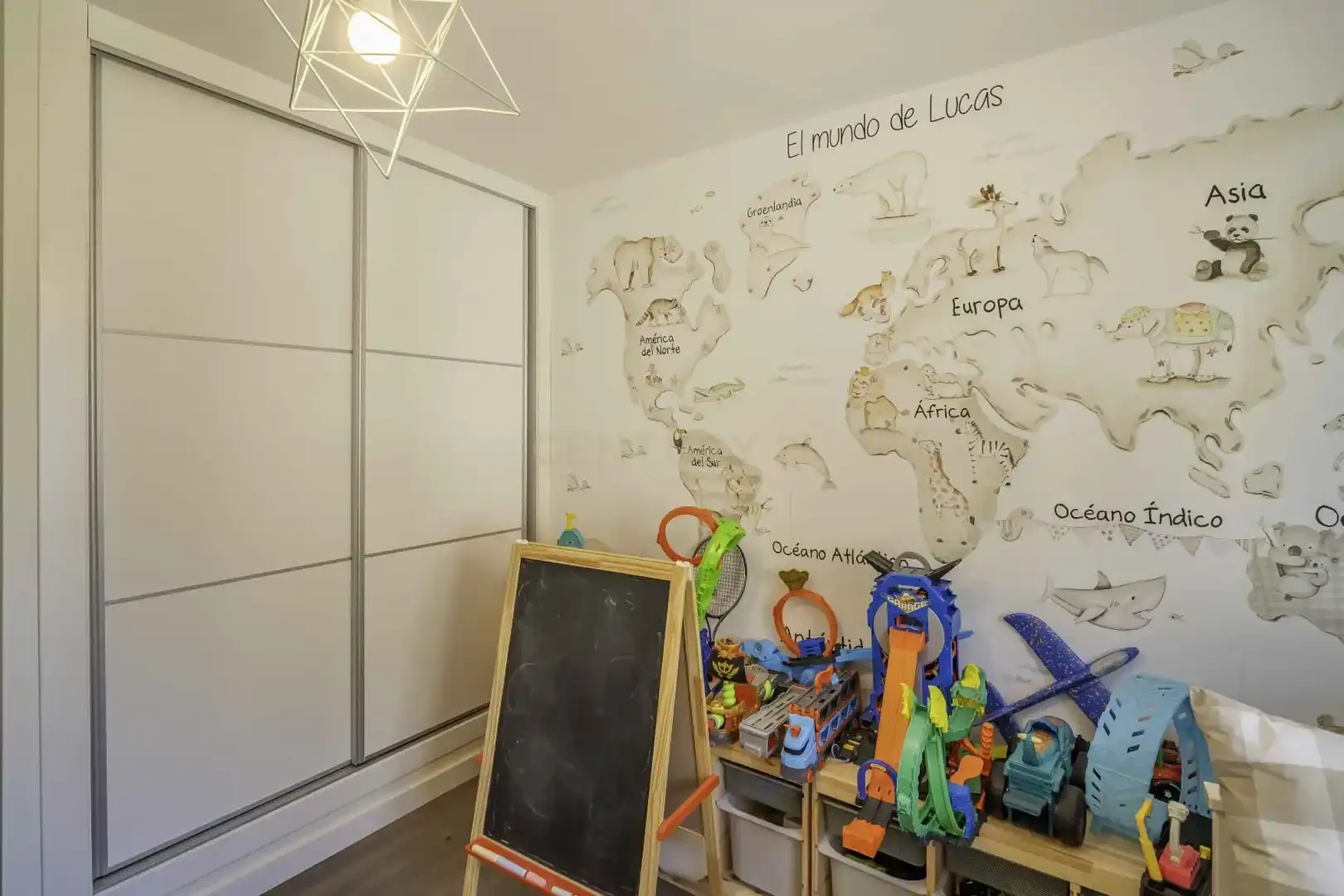 Bedroom of Flat for sale in Fuengirola  with Air Conditioner, Storage room and Swimming Pool
