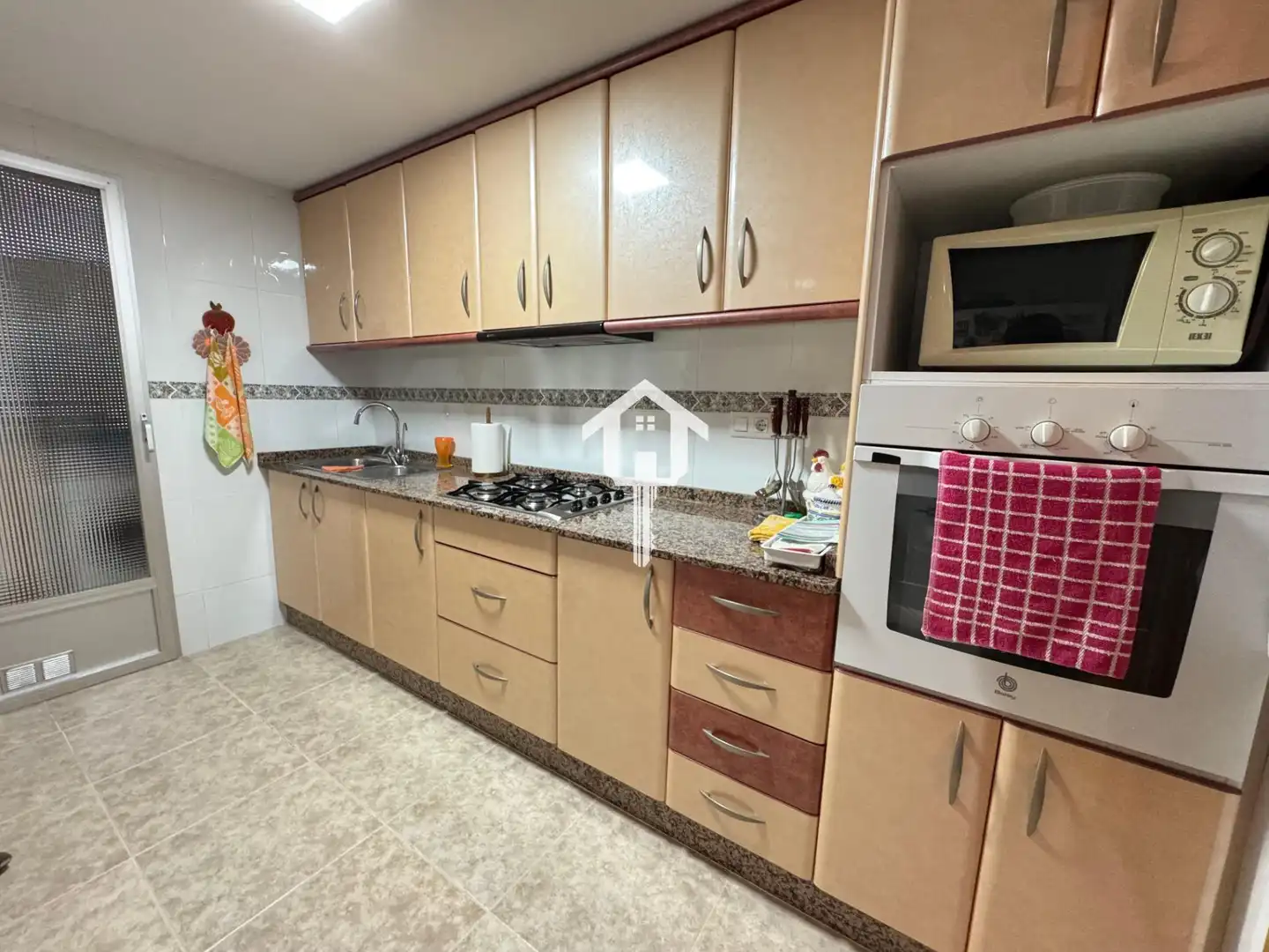 Cuina de Planta baixa en venda en Alicante / Alacant amb Jardí privat, Terrassa i Moblat