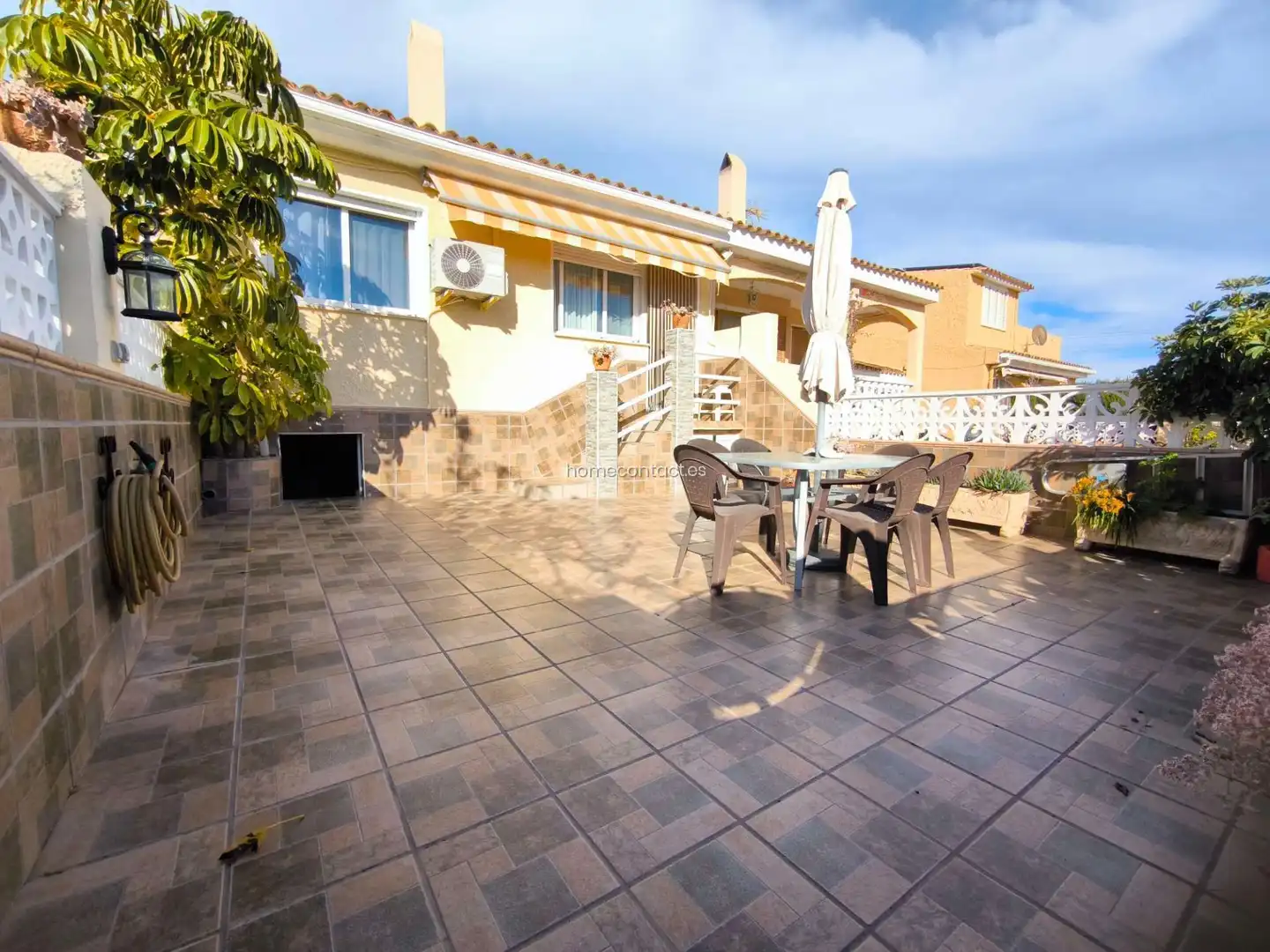 Terrasse von Einfamilien-Reihenhaus zum Verkauf in La Nucia mit Klimaanlage, Internet und Gemeinschaftspool