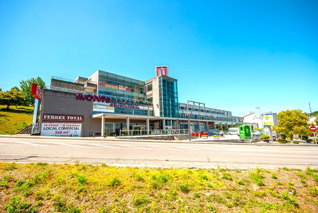 Premises for sale in Balado, Brión