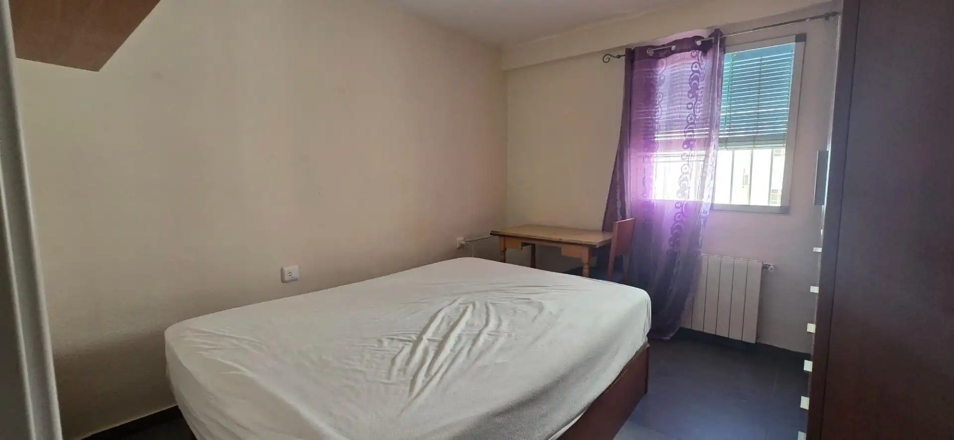 Habitación de Piso de alquiler en Valencia con Aire acondicionado, Amueblado y Balcón