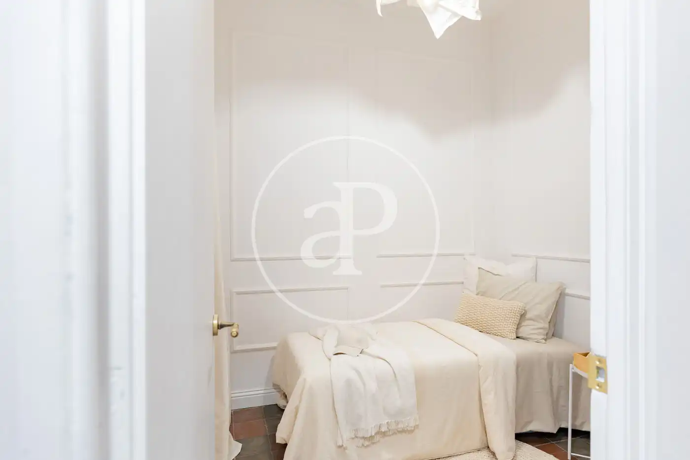 Schlafzimmer von Wohnung zum Verkauf in Barcelona mit Klimaanlage, Heizung und Balkon