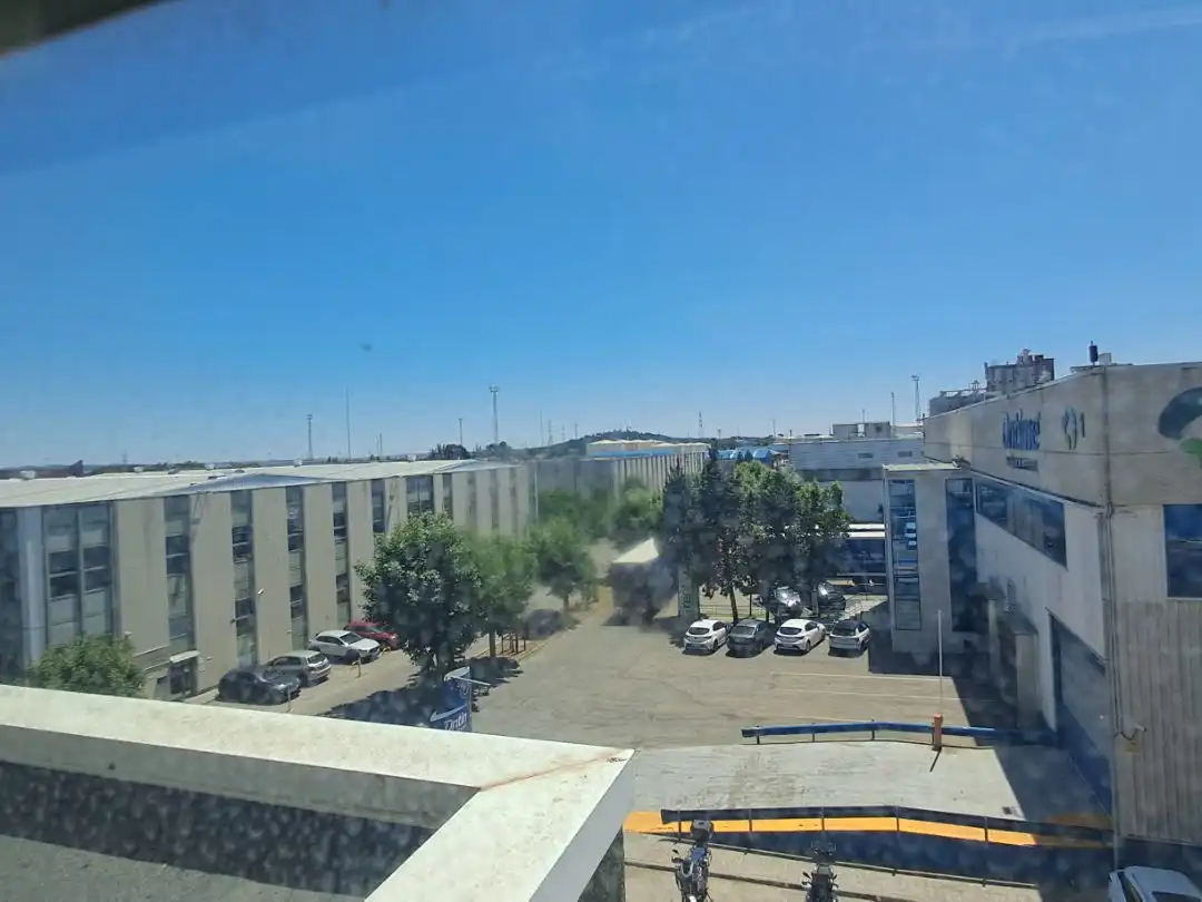 Außenansicht von Büro zum Verkauf in Madrid mit Klimaanlage, Heizung und Terrasse