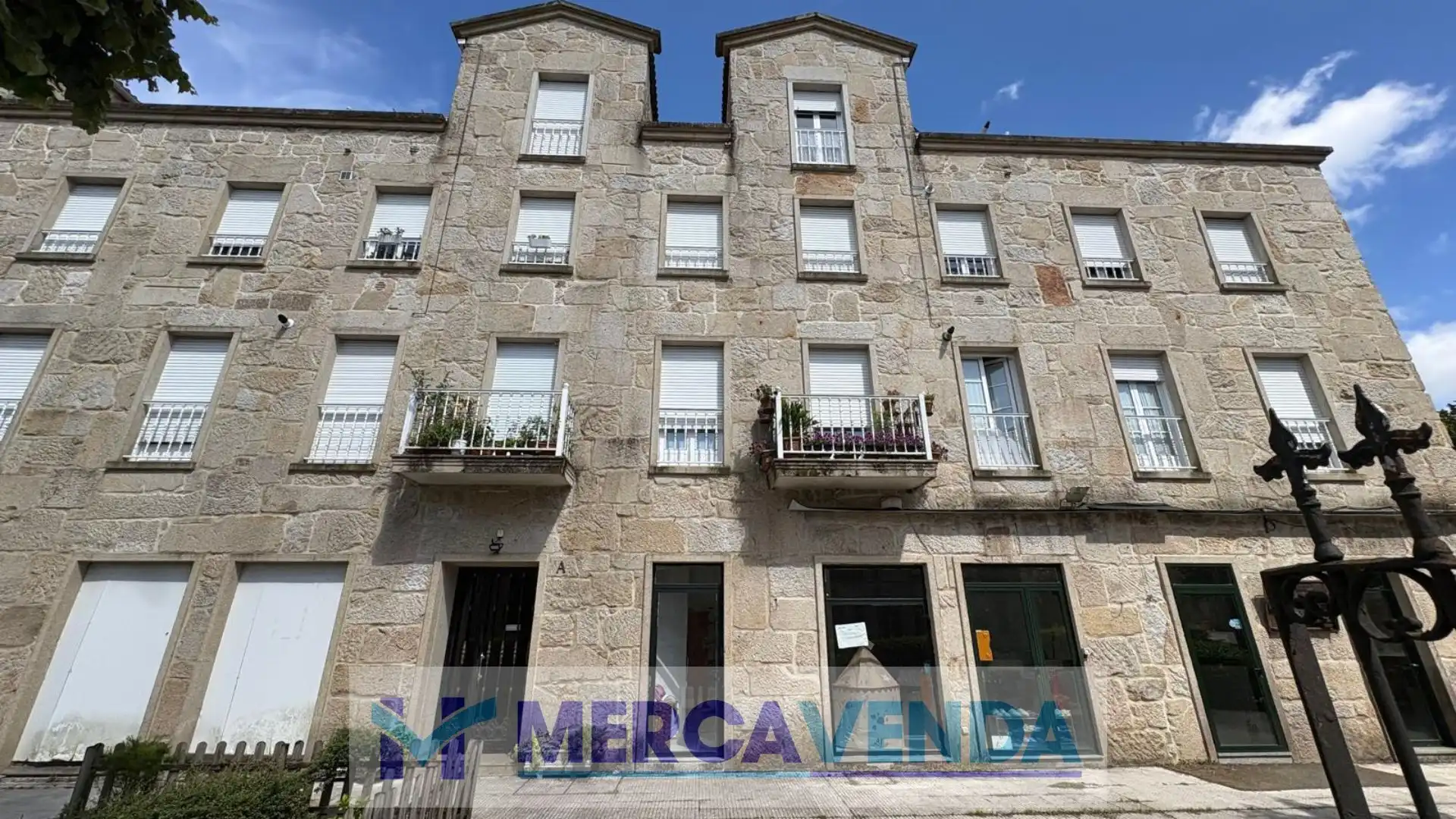 Vista exterior de Piso en venta en Mondariz-Balneario con Calefacción, Jardín privado y Amueblado