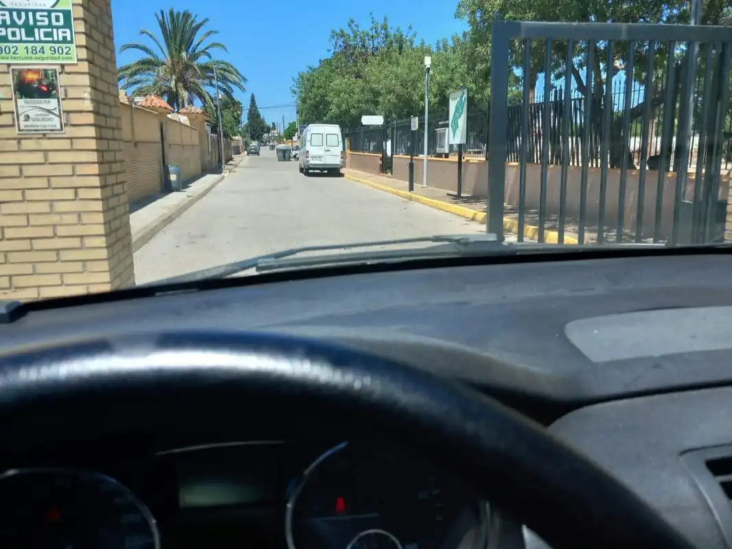 Vista exterior de Casa o xalet en venda en Alcalá de Guadaira amb Aire condicionat, Calefacció i Jardí privat