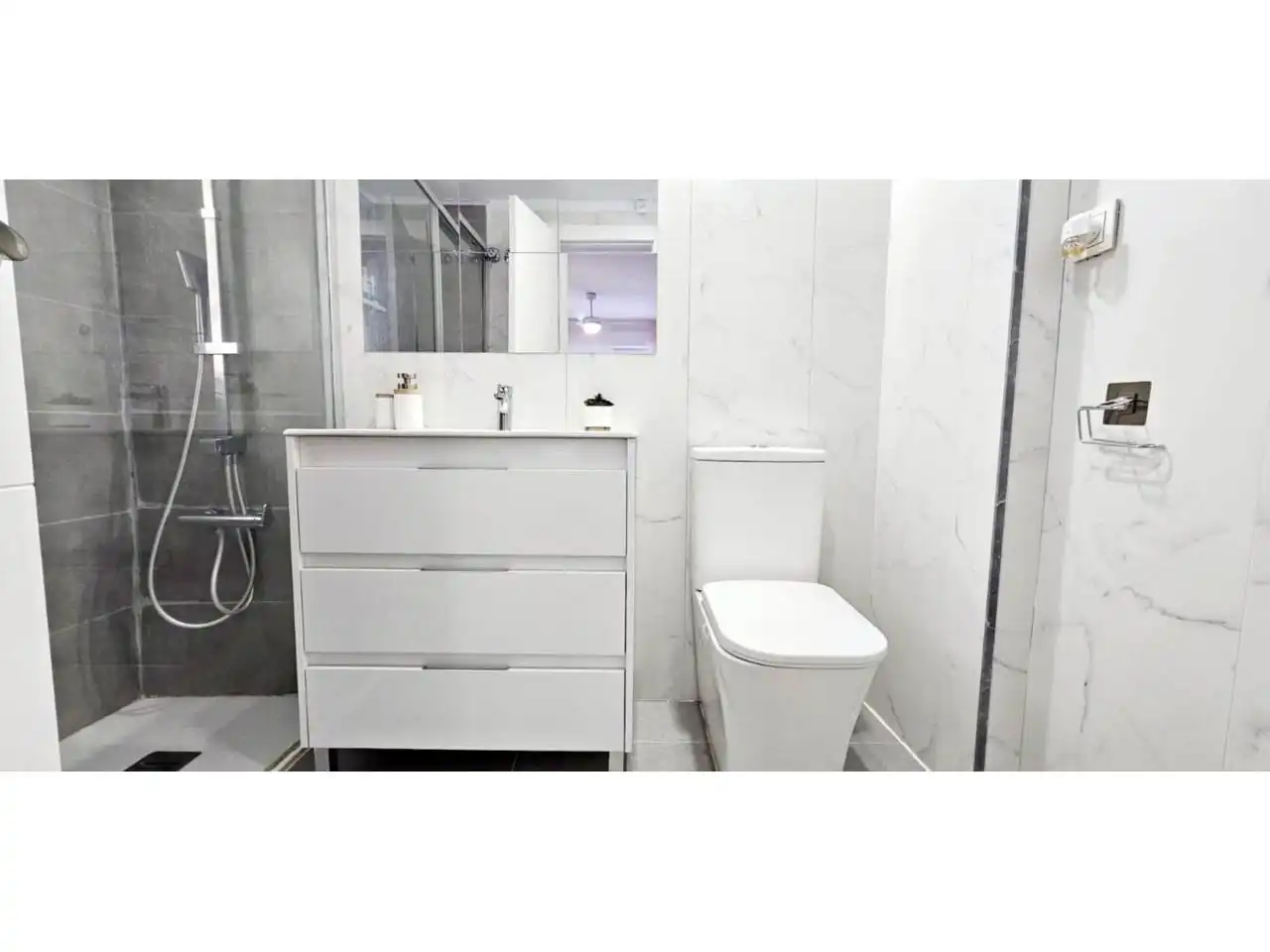 Baño de Piso en venta en Molina de Segura con Aire acondicionado, Jardín privado y Trastero