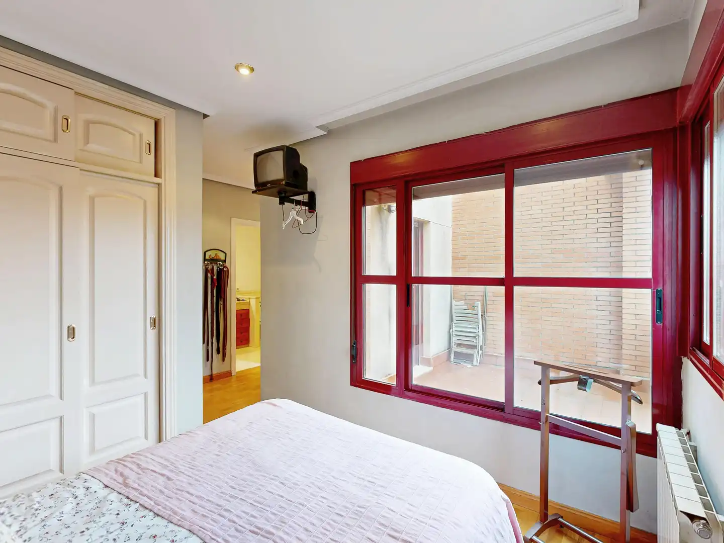 Habitación de Casa adosada en venta en Cáceres con Calefacción y Trastero