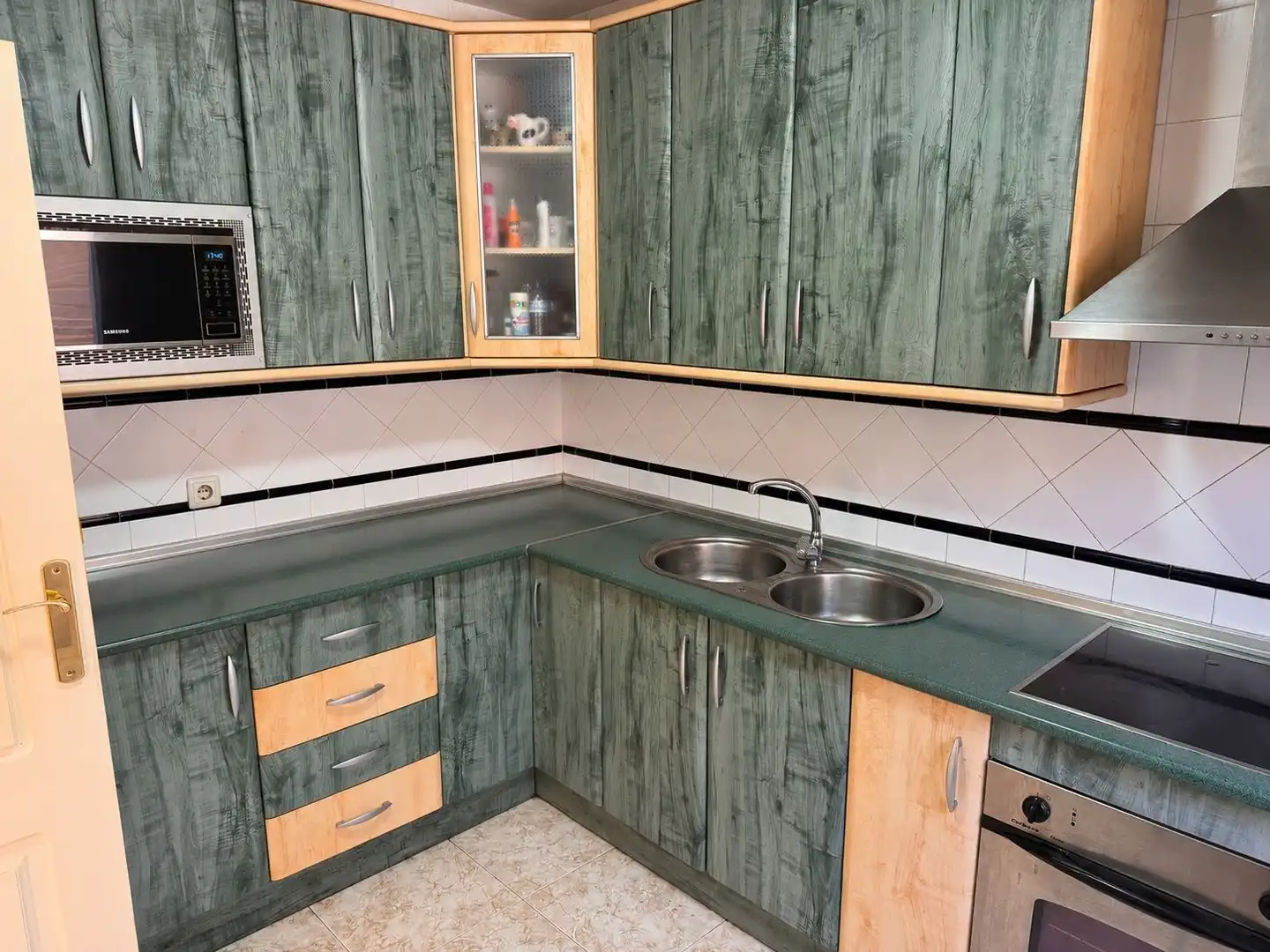 Cocina de Casa o chalet en venta en Roquetas de Mar con Aire acondicionado, Terraza y Trastero